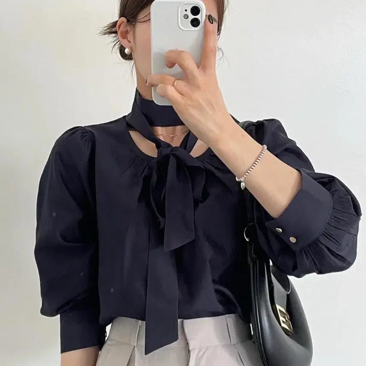 [BUNJANG] UinUS Navy Blouse / 유인어스 블라우스