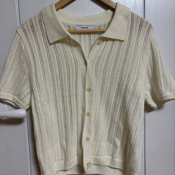 [SOLD OUT] 몽돌 펀칭 카라 반팔 니트 가디건