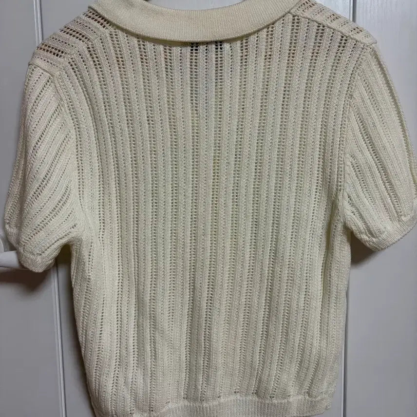 [SOLD OUT] 몽돌 펀칭 카라 반팔 니트 가디건
