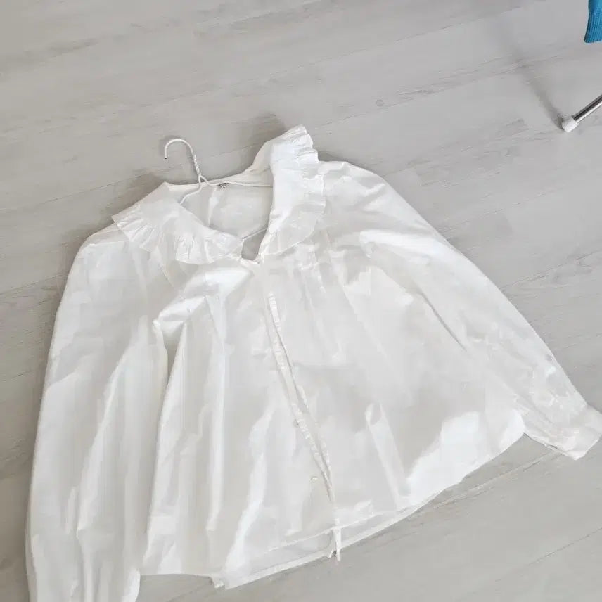 [BUNJANG] White Frill Blouse / 블라우스