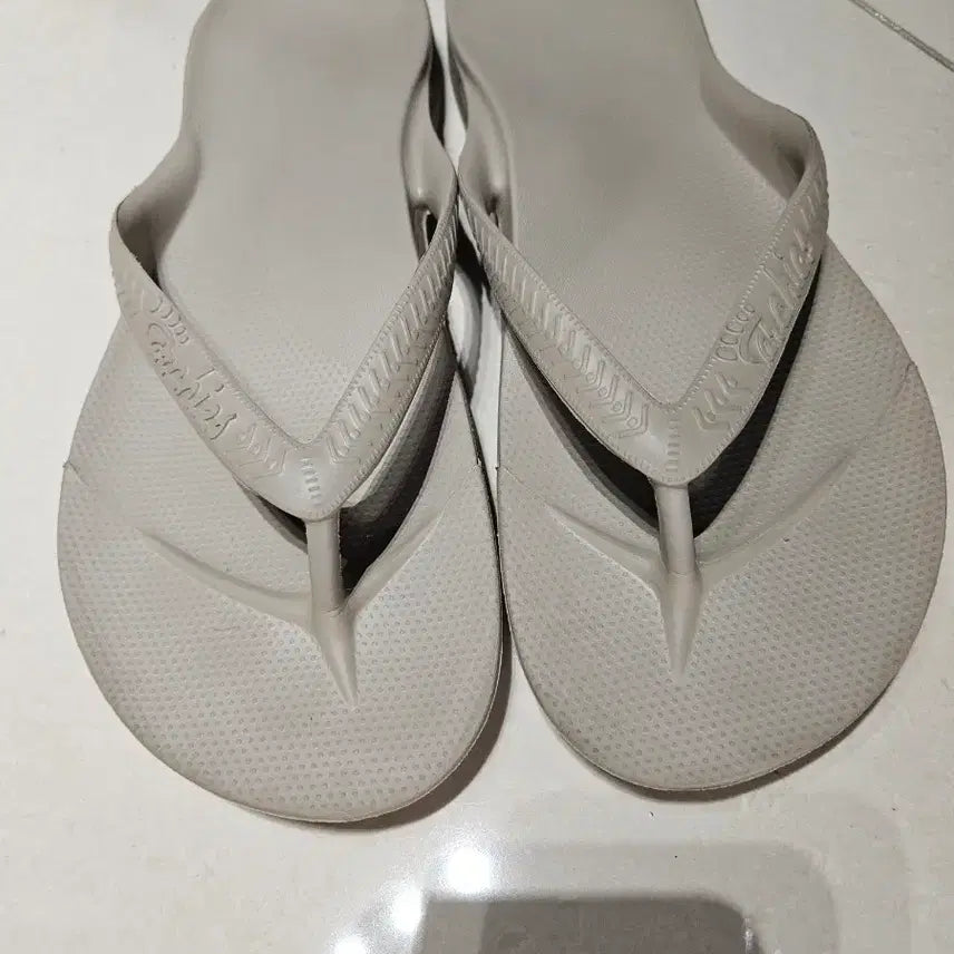 [SOLD OUT] 아치스 쪼리 토프색상 280 1회 착용