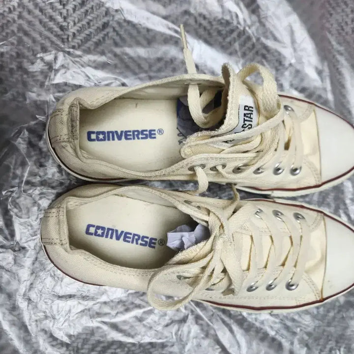 [BUNJANG] Converse Chuck Taylor All Star Low Sneakers (White, 245mm) / 리/컨버스 화이트 색상 척테일러 올스타 로우 스니커즈245