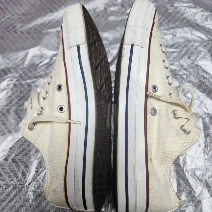 [BUNJANG] Converse Chuck Taylor All Star Low Sneakers (White, 245mm) / 리/컨버스 화이트 색상 척테일러 올스타 로우 스니커즈245