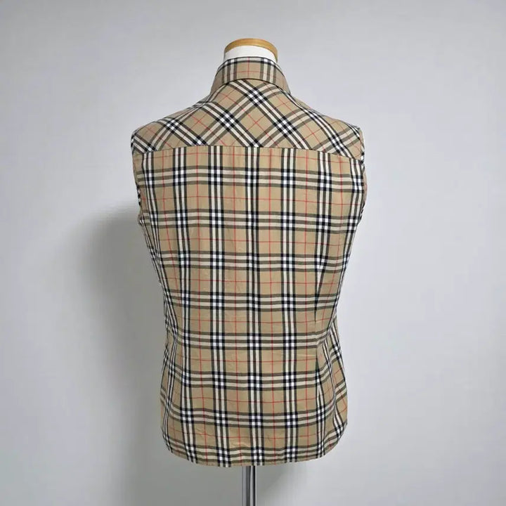 [SOLD OUT] 버버리 노바체크 슬리브리스 셔츠