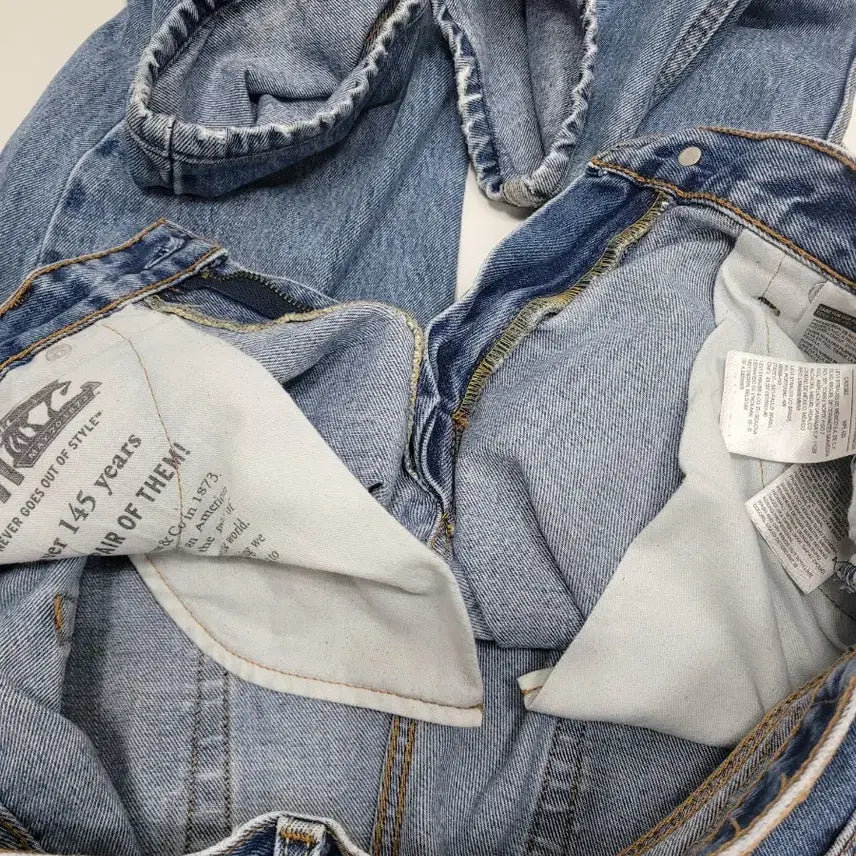 [SOLD OUT] LEVI&