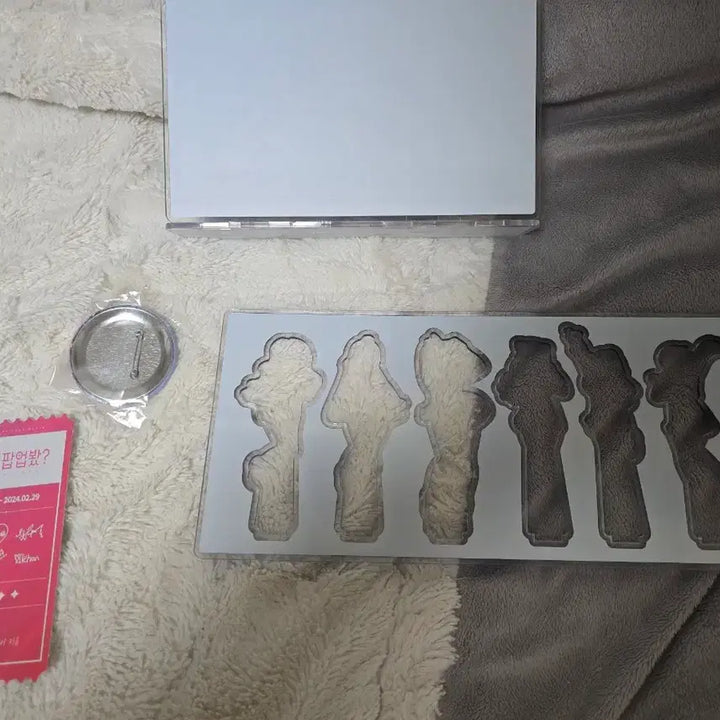 [BUNJANG] Isegye Idol Acrylic Diorama / 이세계아이돌 아크릴디오라마 팝니당