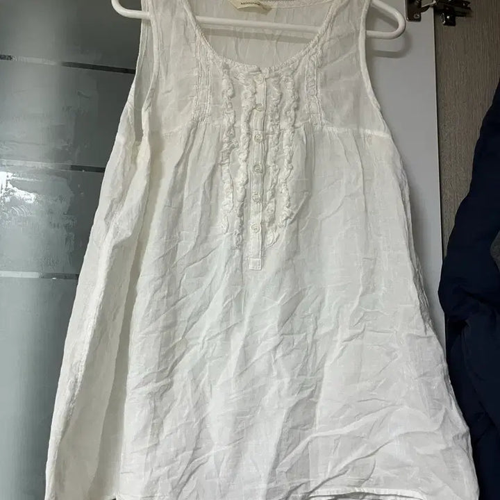 [SOLD OUT] 화이트 프릴 블라우스