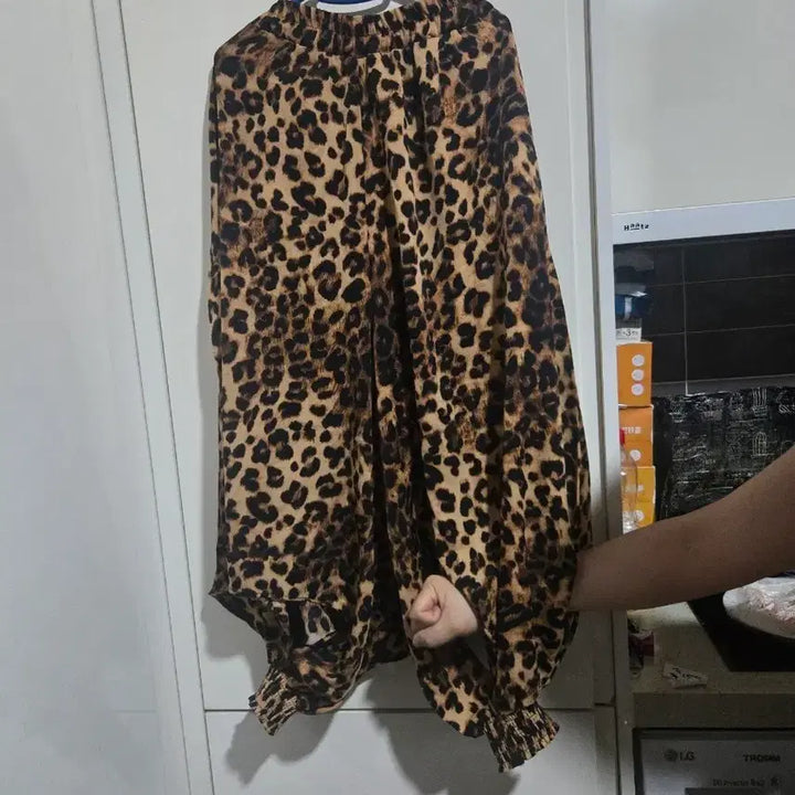 [BUNJANG] Aladdin Leopard Print Pants / 새상품 알라딘  스타일 레오파드 패턴 바지