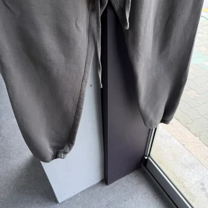 [SOLD OUT] XL/ 피어오브갓 에센셜 플리스 드로우스트링 팬츠