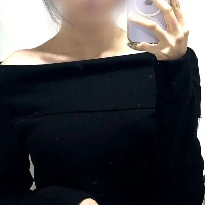 [BUNJANG] Black Off-Shoulder Long Sleeve Top / 블랙 오프숄더 긴팔티