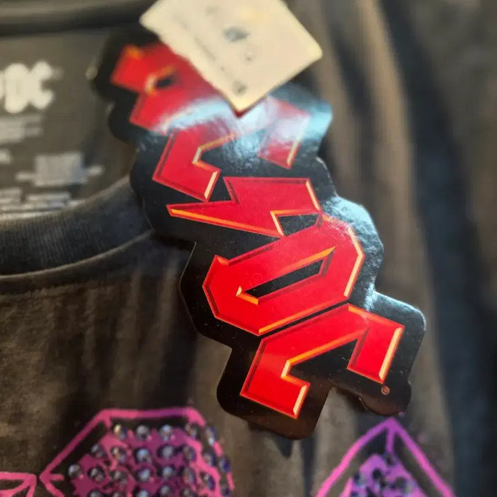 [BUNJANG] AC/DC Rock and Roll Graphic T-shirt / 미착! AC/DC. 오피셜 굿즈 정품. 락앤롤 티셔츠.