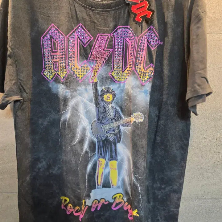 [BUNJANG] AC/DC Rock and Roll Graphic T-shirt / 미착! AC/DC. 오피셜 굿즈 정품. 락앤롤 티셔츠.
