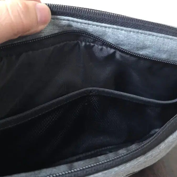 [BUNJANG] Descente Sling Crossbody Bag / 데상트슬링백겸크로스백