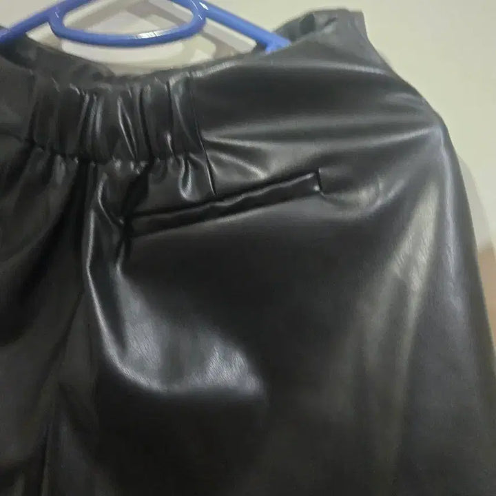 [BUNJANG] Black Leather Skort / 새상품 블랙 레더 숏치마팬츠