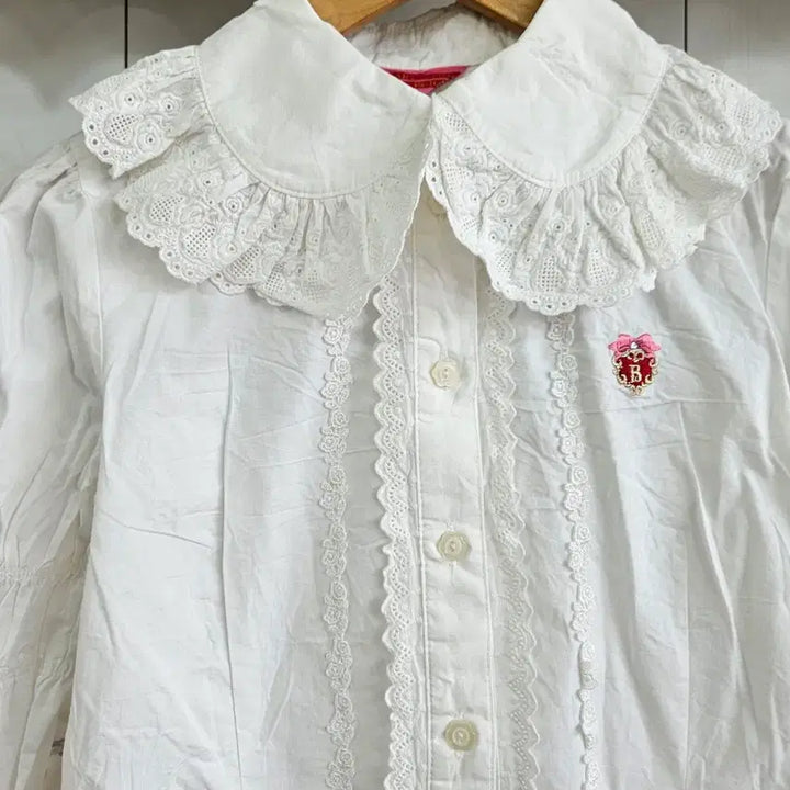 [SOLD OUT] BABY, THE STARS SHINE BRIGHT 레이스카라 블라우스