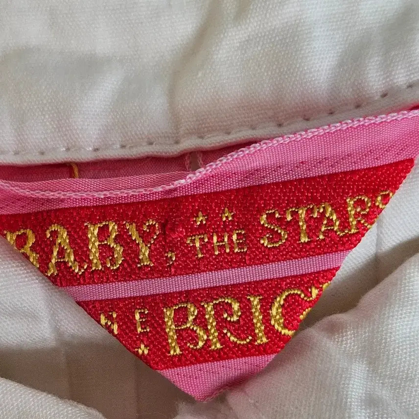 [SOLD OUT] BABY, THE STARS SHINE BRIGHT 레이스카라 블라우스