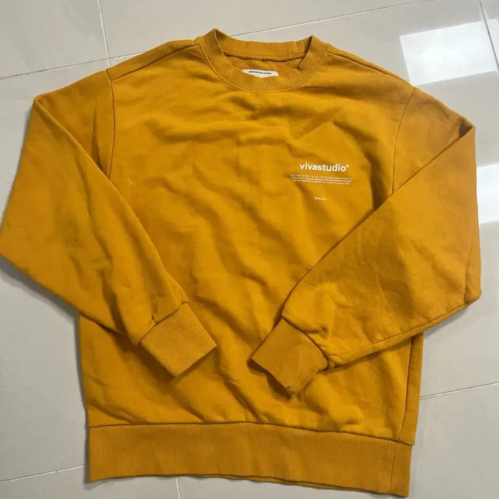 [SOLD OUT] 비바스튜디오 머스타드 맨투맨