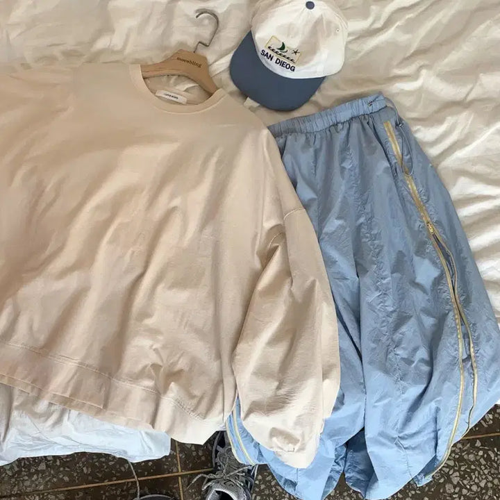 [SOLD OUT] 오버핏박시티셔츠(크림)