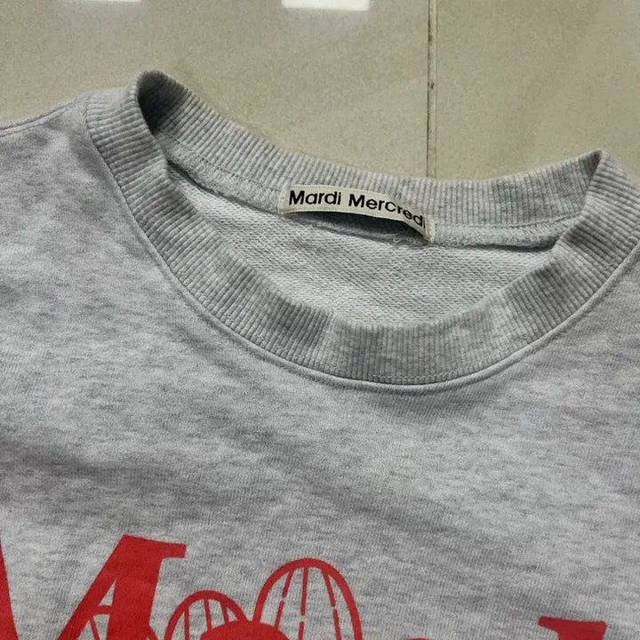 [SOLD OUT] 마르디 메크르디 맨투맨 그레이