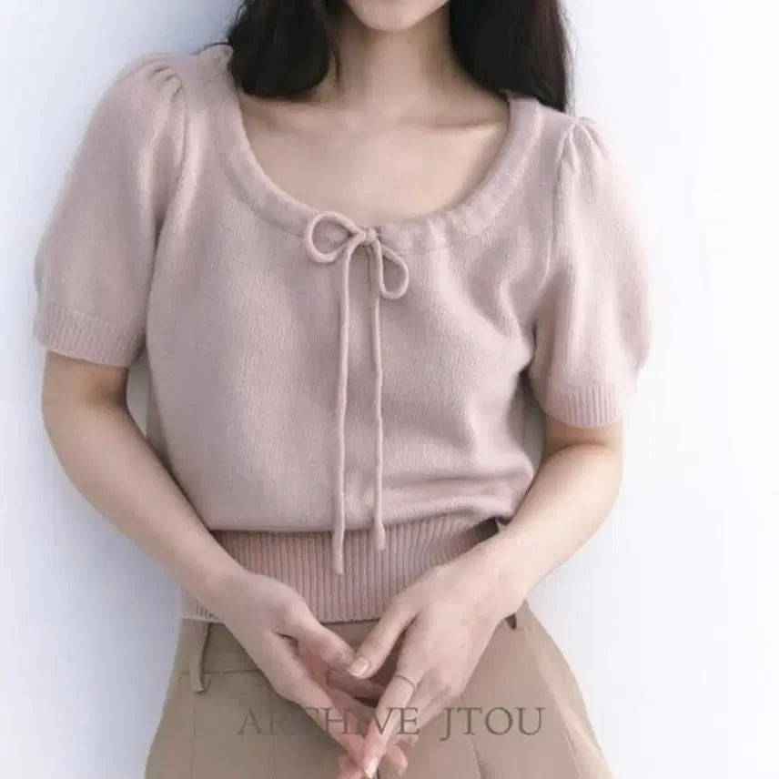 [BUNJANG] Archive J2U U-Neck Madeline Knit Pale Pink / 아카이브제이투유 U넥 마들렌 니트 페일 핑크
