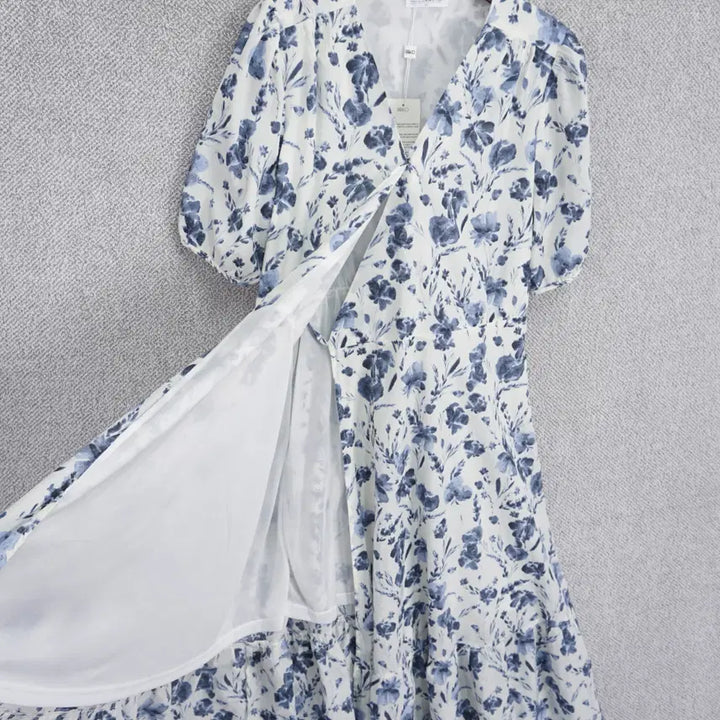 [BUNJANG] Liri&amp;co Cluding V-neck Flower Wrap Dress / [미사용] 리리앤코 클루딩 브이넥 플라워 랩 원피스 3size
