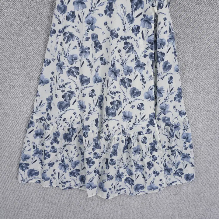 [BUNJANG] Liri&amp;co Cluding V-neck Flower Wrap Dress / [미사용] 리리앤코 클루딩 브이넥 플라워 랩 원피스 3size