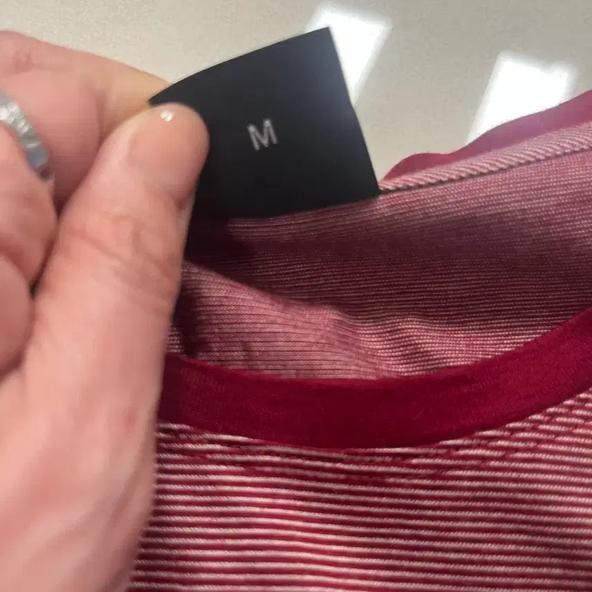 [BUNJANG] Hugo Boss Burgundy Stripe Long Sleeve T-shirt / 휴고보스 버건디 스트라이프 긴팔 티셔츠