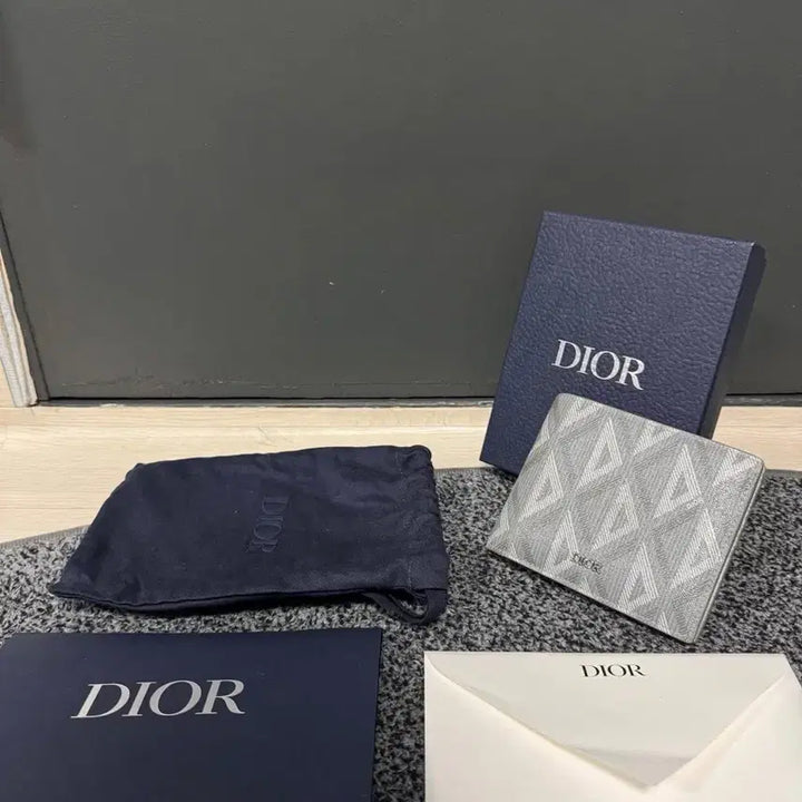 [SOLD OUT] 디올 다이아몬드 반지갑