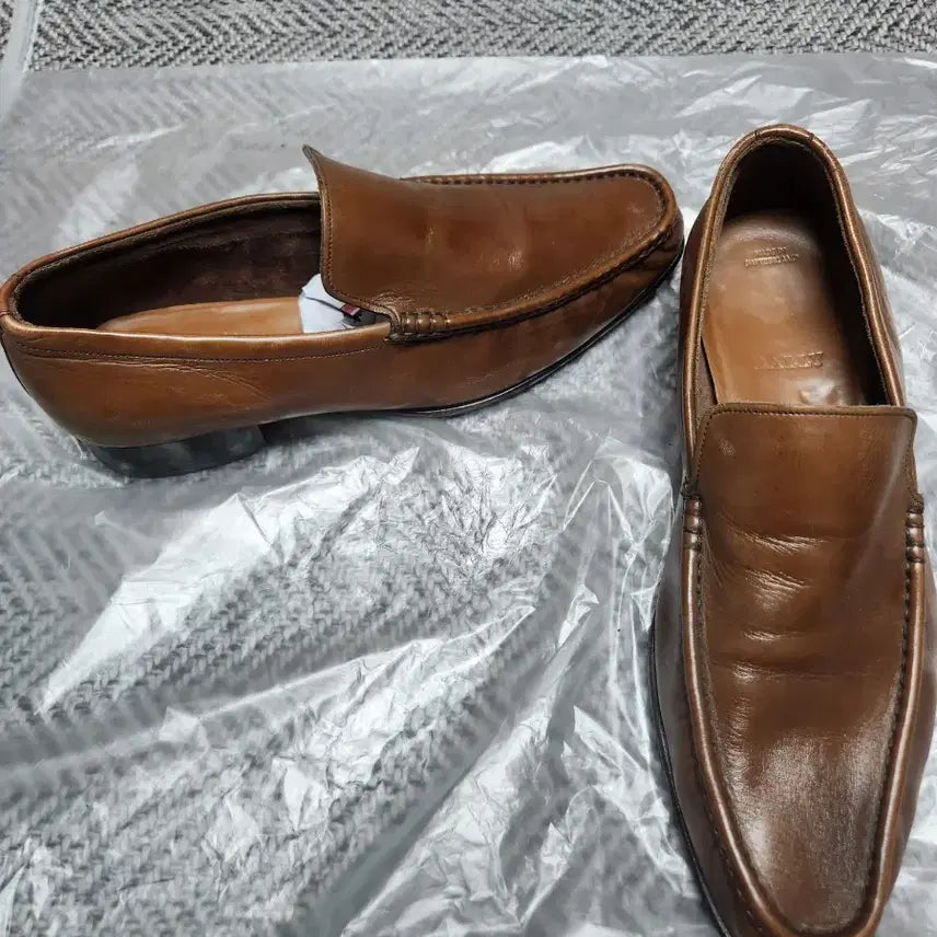 [SOLD OUT] BALLY 남성 로퍼 270mm 브라운