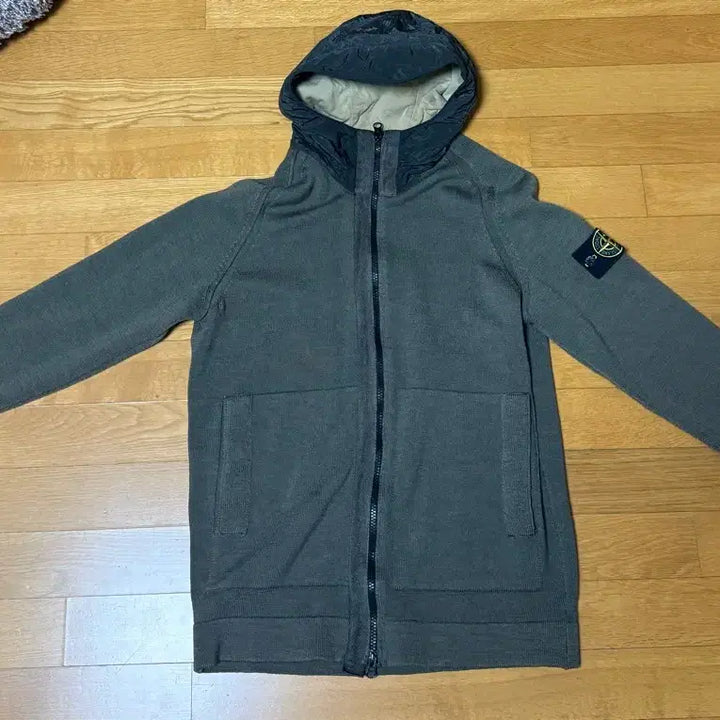 [BUNJANG] Stone Island Nylon Hooded Knit Zip-Up Olive / [XL] 스톤아일랜드 나일론 후드 니트 집업 올리브