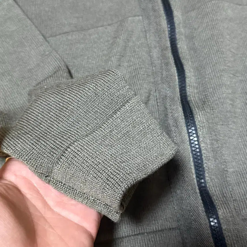[BUNJANG] Stone Island Nylon Hooded Knit Zip-Up Olive / [XL] 스톤아일랜드 나일론 후드 니트 집업 올리브