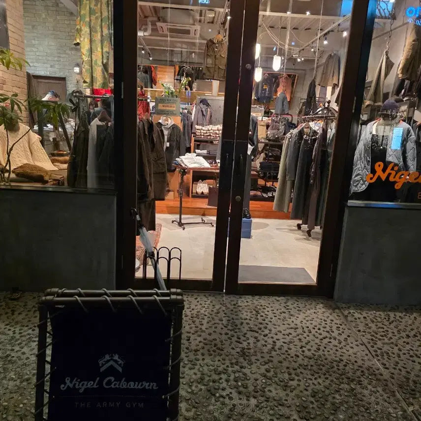 [SOLD OUT] [32사이즈] 나이젤카본 아미카고팬츠 카키색상