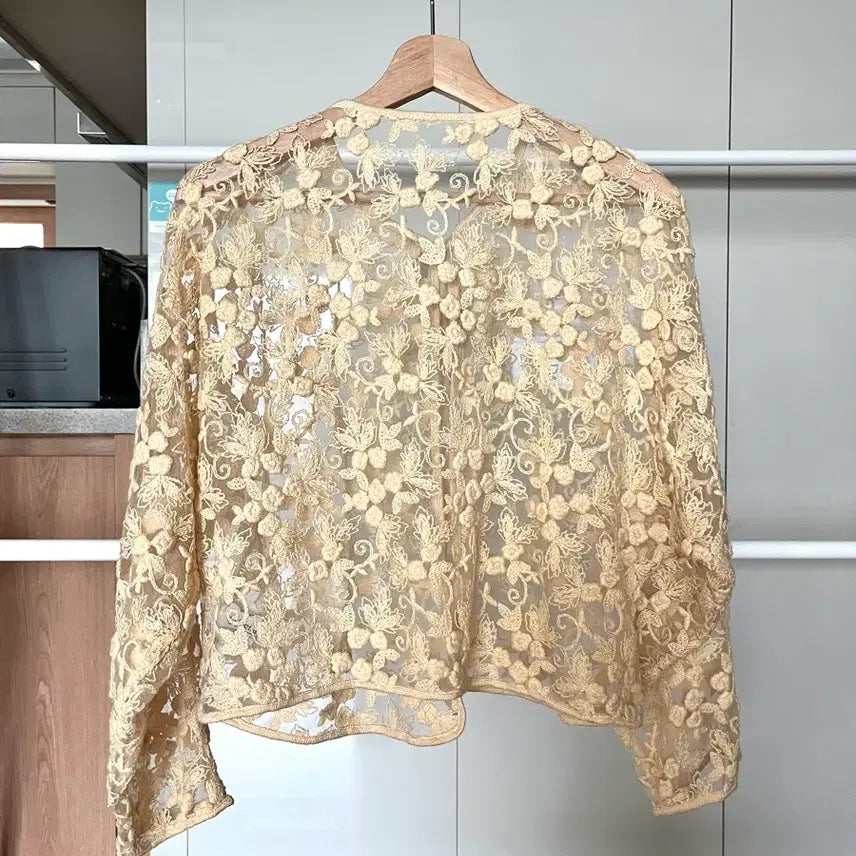 [BUNJANG] Embroidered See-Through Cardigan (Size 77) / 여성 시스루 자수 가디건 77