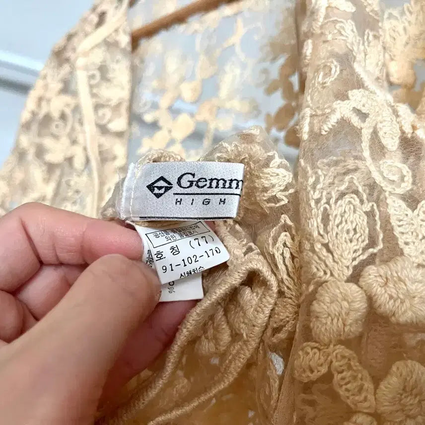 [BUNJANG] Embroidered See-Through Cardigan (Size 77) / 여성 시스루 자수 가디건 77