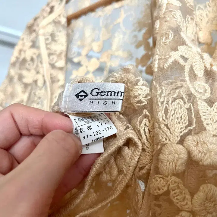 [BUNJANG] Embroidered See-Through Cardigan (Size 77) / 여성 시스루 자수 가디건 77