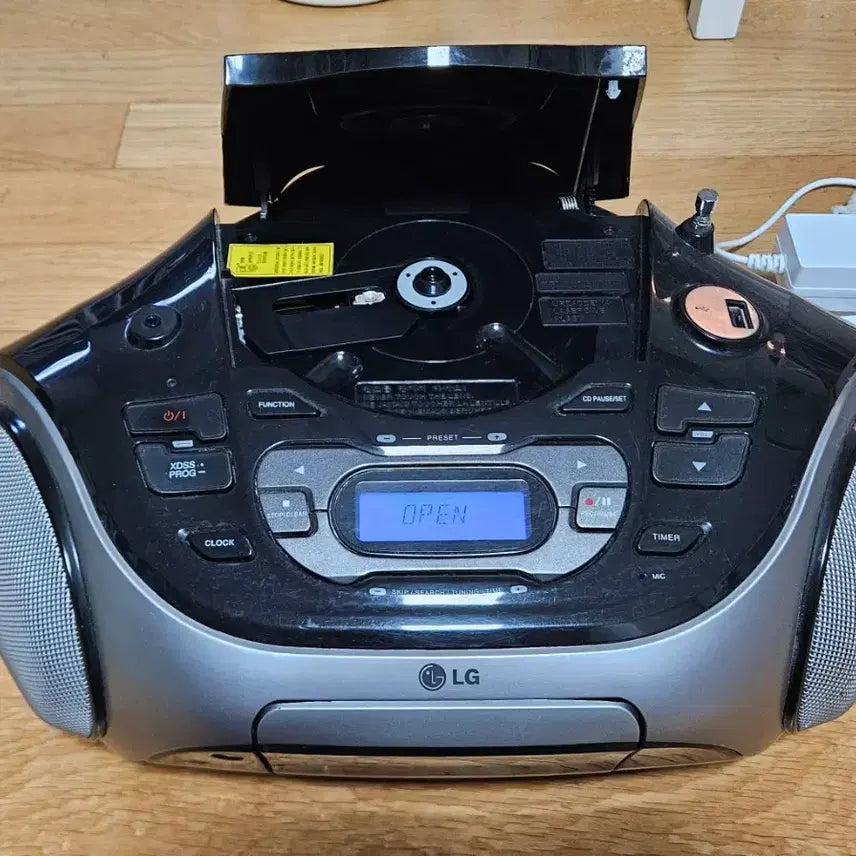 [SOLD OUT] 레트로 감성 LG LPC-53 포터블 카세트 CD 플레이어
