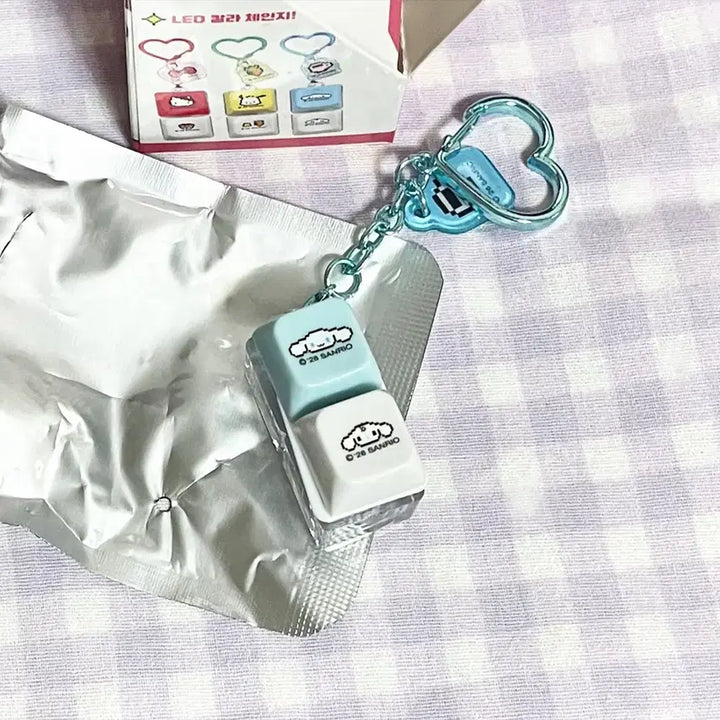 [BUNJANG] Sanrio Characters Cinnamoroll LED Click Keycap Keyring / 새상품) 산리오 캐릭터즈 LED click 키캡키링 / 시나모롤
