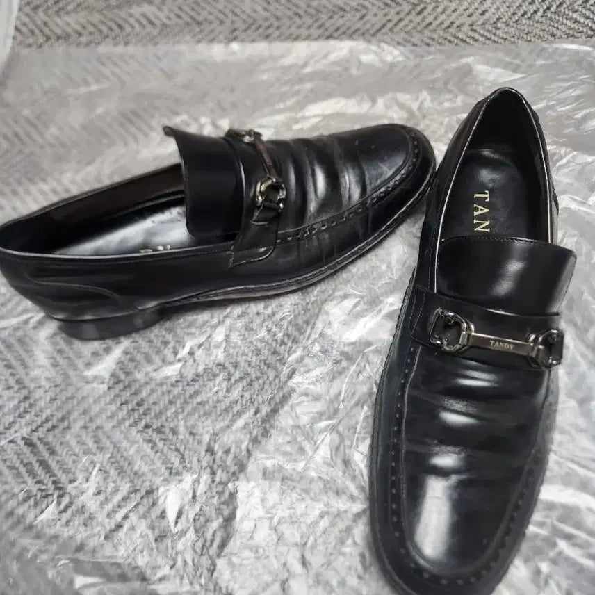 [SOLD OUT] 탠디 남성 검정색 가죽 로퍼265