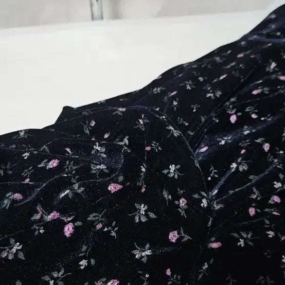 [BUNJANG] Floral Velvet Cami Long Dress / 벨벳 꽃무늬 끈나시 원피스