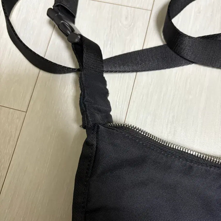 [BUNJANG] Minitmute Clo Waist Mini Black Bag / 미닛뮤트 클로웨이스트 미니 블랙