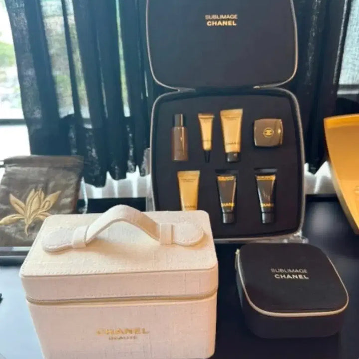 [BUNJANG] Chanel Ivory Tweed Vanity Pouch / [새상품]샤넬 아이보리 트위드 베니티