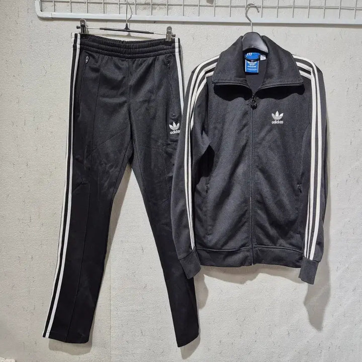 [BUNJANG] Adidas Three Stripes Training Suit Set Black / 아디다스 삼선 트레이닝복 세트 블랙