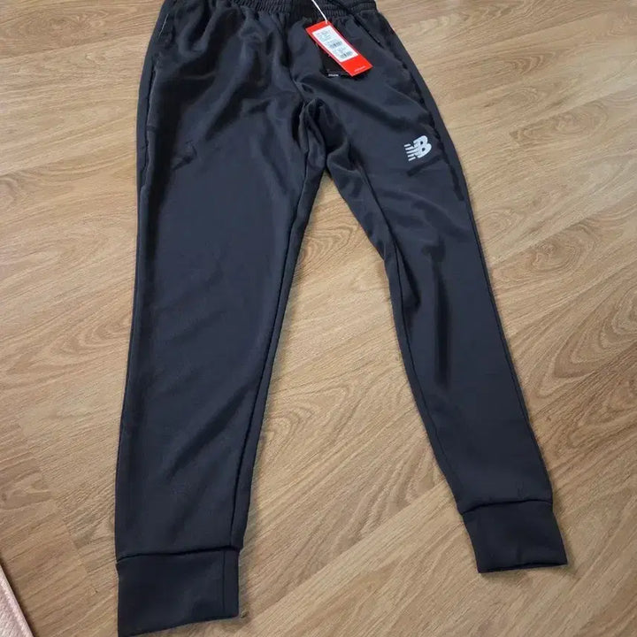 [BUNJANG] New Balance Charcoal Training Jogger Pants / 뉴발란스 차콜 트레이닝 조거팬츠 새상품