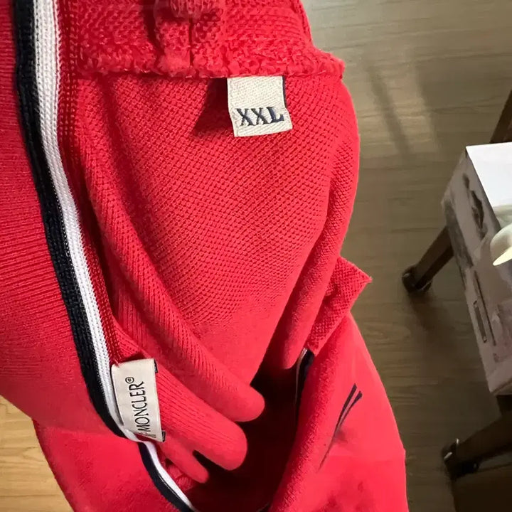 [SOLD OUT] 몽클레어 레드 피케 반팔 폴로티