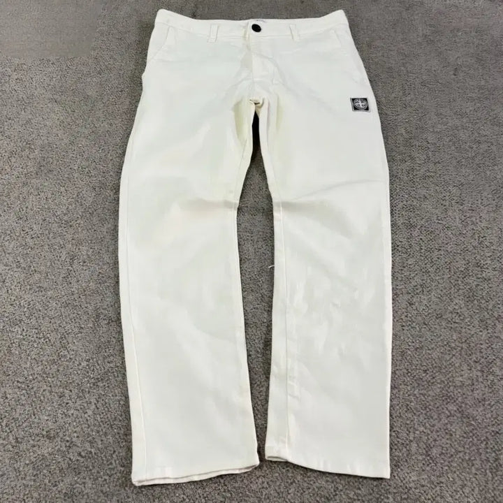 [SOLD OUT] (L) 스톤아일랜드 화이트 면바지 / 32인치