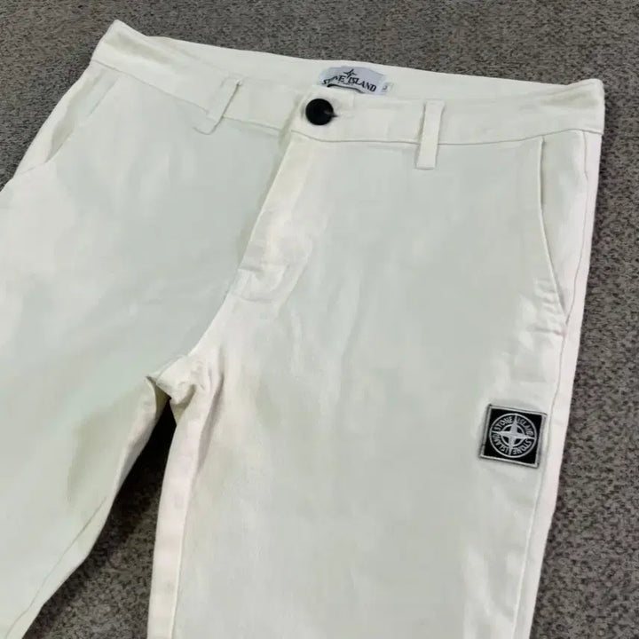 [SOLD OUT] (L) 스톤아일랜드 화이트 면바지 / 32인치