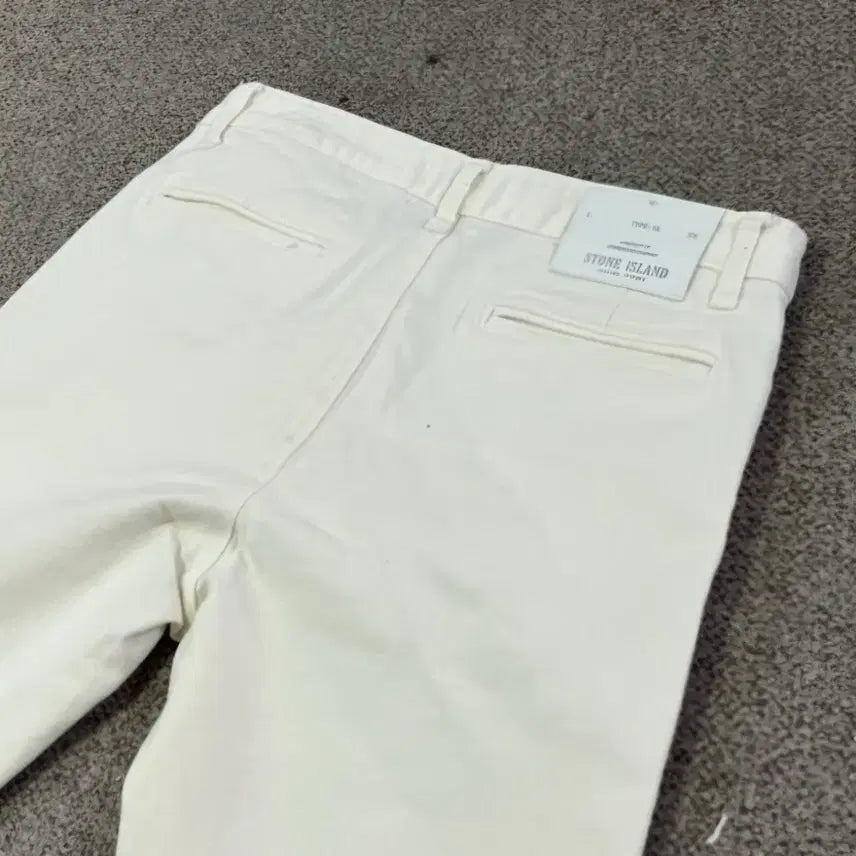 [SOLD OUT] (L) 스톤아일랜드 화이트 면바지 / 32인치