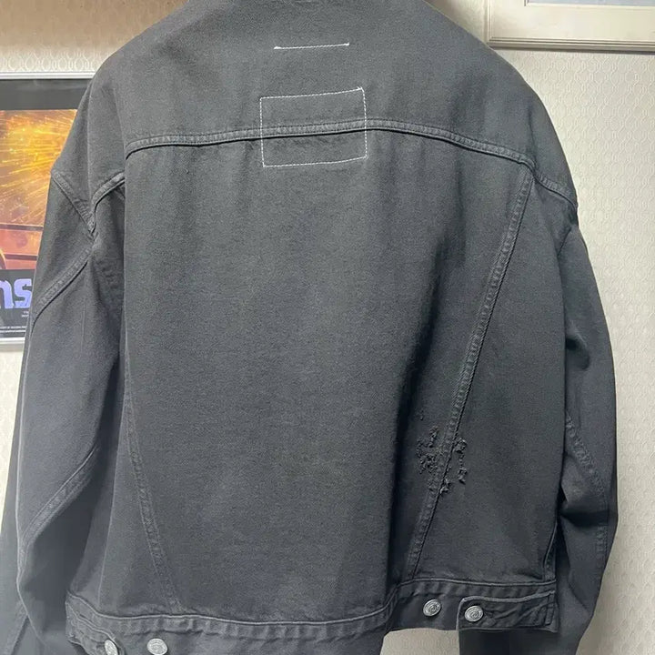 [SOLD OUT] mm6 마르지엘라 디스트로이드 데님 트러커