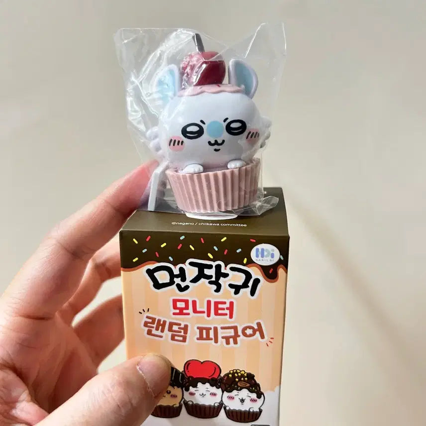 [SOLD OUT] 택포 먼작귀 모니터 랜덤 피규어 히든 딸기 모몽가