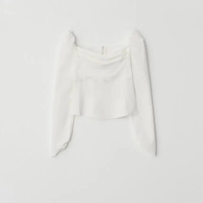 [SOLD OUT] 새상품) 제니오 클린 스퀘어 블라우스 아이보리 S